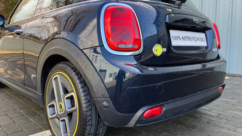 MINI Hatchback 135kW Cooper S Level 3 33kWh 3dr Auto Electric Hatchback